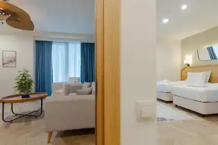 MiraMar Luxury Residences - 9