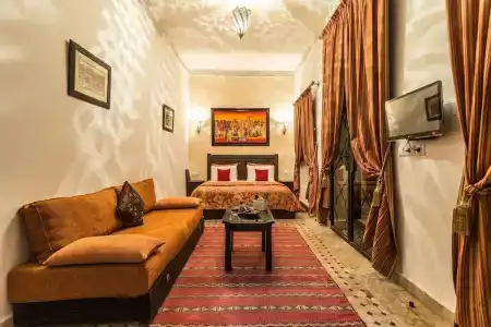 Riad Nasreen - 94