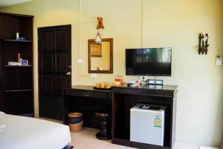 Lanta Castaway Beach Resort - 56