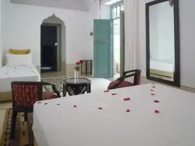 Riad Azahar - 72