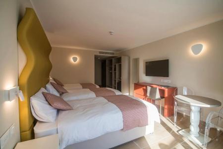 Seaview - Adults Only 16 Plus - 40