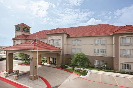 La Quinta by Wyndham Airport - 52