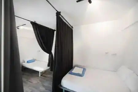 Bedbox Hostel - 36