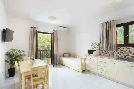Monemvasia Green - 124