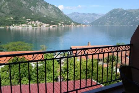ROOMS & DOBROTSKI DVORI - 24