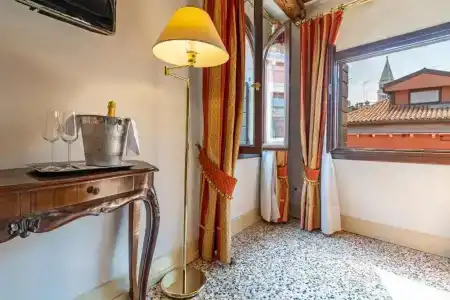 Bella Venezia - 40