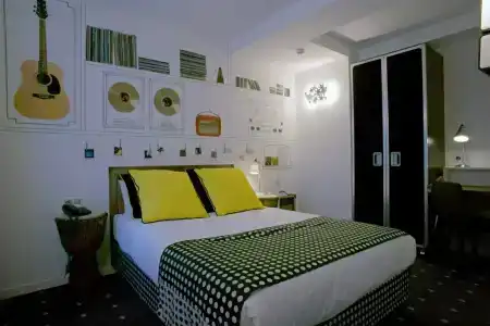 Hôtel du Triangle d'Or - 55
