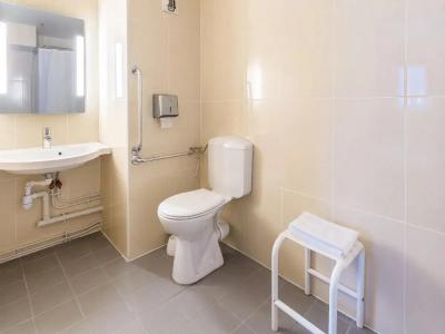 b&b hôTel Tours Nord 1 Val De Loire - 8