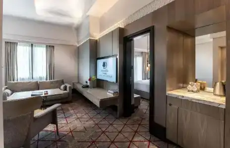 DoubleTree by Hilton Lakeside - 51