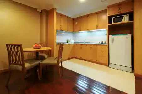 Admiral Suites Bangkok - 8
