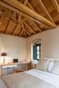 Moni Emvasis Luxury Suites - 28