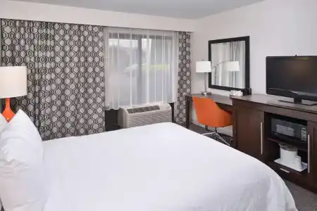 Hampton Inn Portland East - 57
