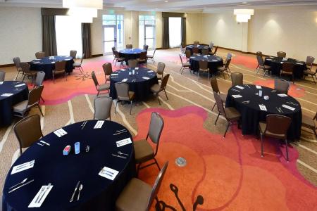 Hilton Garden Inn Airport - 18