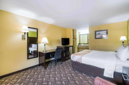 Quality Inn-Central Park Area - 33