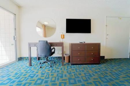 Royal Plaza Inn - 48