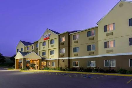 Fairfield Inn & Suites - 23