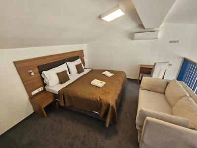 Prague Star - 27