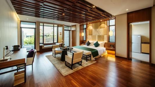 Bay Breeze Resort (All Villas) - 1