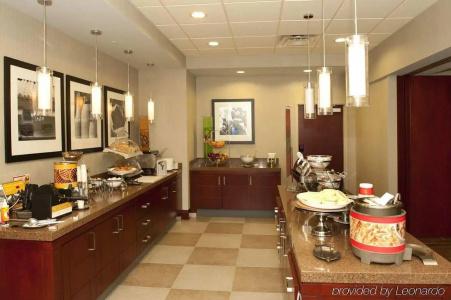 Hampton Inn by Hilton - Toronto - 12