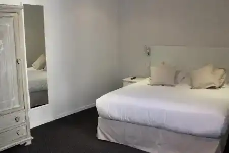 Hôtel Central - 52