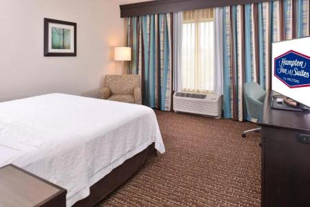 Hampton Inn & Suites - 34