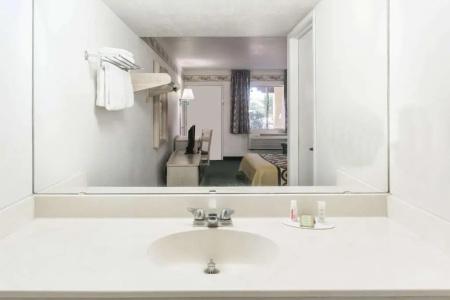 Super 8 by Wyndham - 13