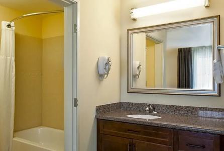 Staybridge Suites Airport, An Ihg - 92