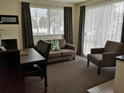 Airport Palms - 83