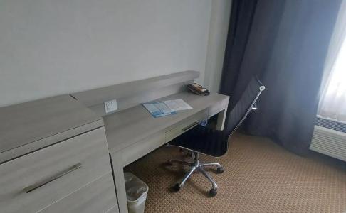 Best Western Plus Village Park Inn - 46