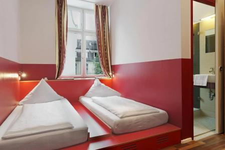 Ballhaus Berlin Hostel - 2
