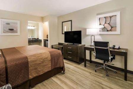 Quality Inn & Suites Dallas-Cityplace - 6