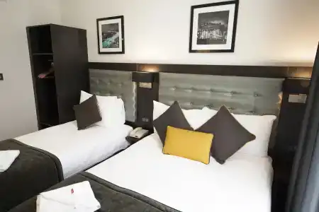 St George's Inn Victoria - 1