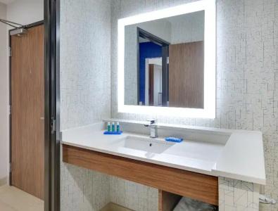 Holiday Inn Express & Suites - Dallas Nw Hwy - Love Field, An Ihg - 64