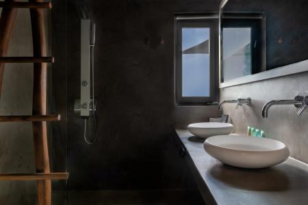 West East Suites - 13