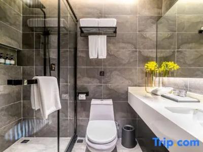 J-Hotel - 12