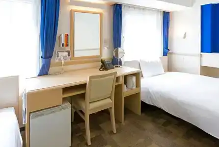 Toyoko Inn Tokyo Shinjuku gyoemmae eki 3 ban Deguchi - 16