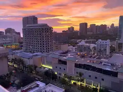 Tropical Studios At Marine Surf Waikiki - Free Parking - Best Location - Full Kitchen - Swimming Pool - 91