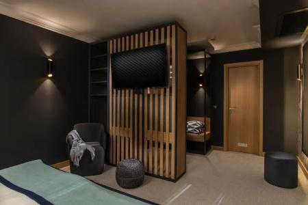 Rosslyn Thracia Sofia - 87