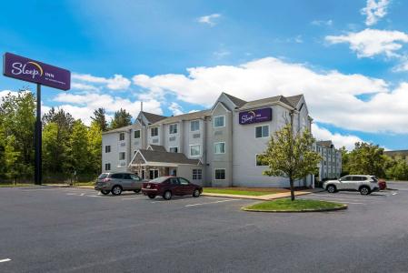 Erie Inn and Suites - 13
