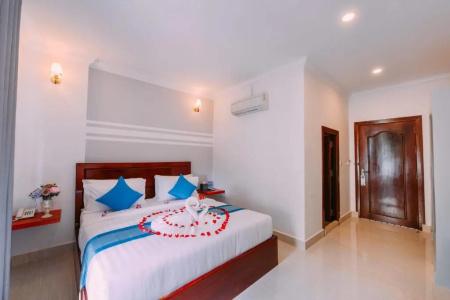 Sky Palace Boutique - 3