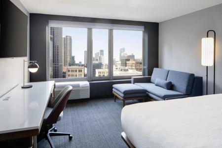 Courtyard by Marriott Chicago Downtown/River North - 6