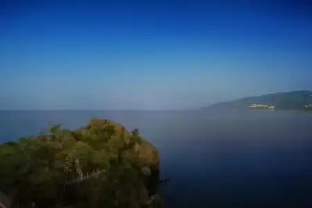 Blue Bay - 90