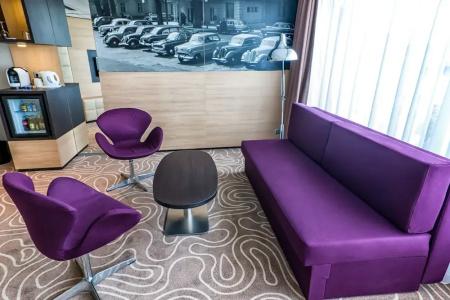 Holiday Inn - 85