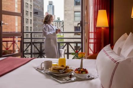 Giraffe by Library Hotel Collection - 64