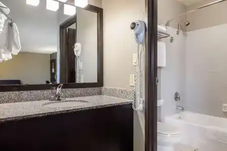 Best Western Mccarran Inn - 50
