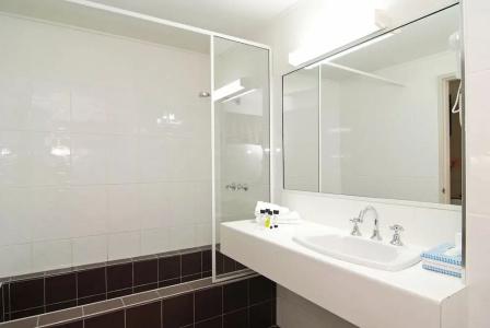Comfort Inn City - 40