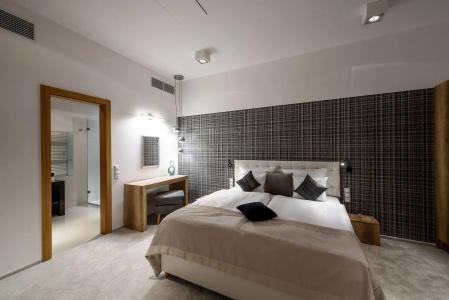 Karoly Corner Residences - 4