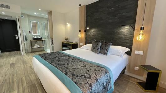 Petit Hôtel Confidentiel - 121