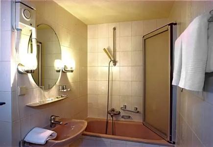 L'auberge Du Souverain - 24
