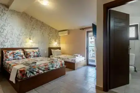 Toti Boutique Rooms - 2